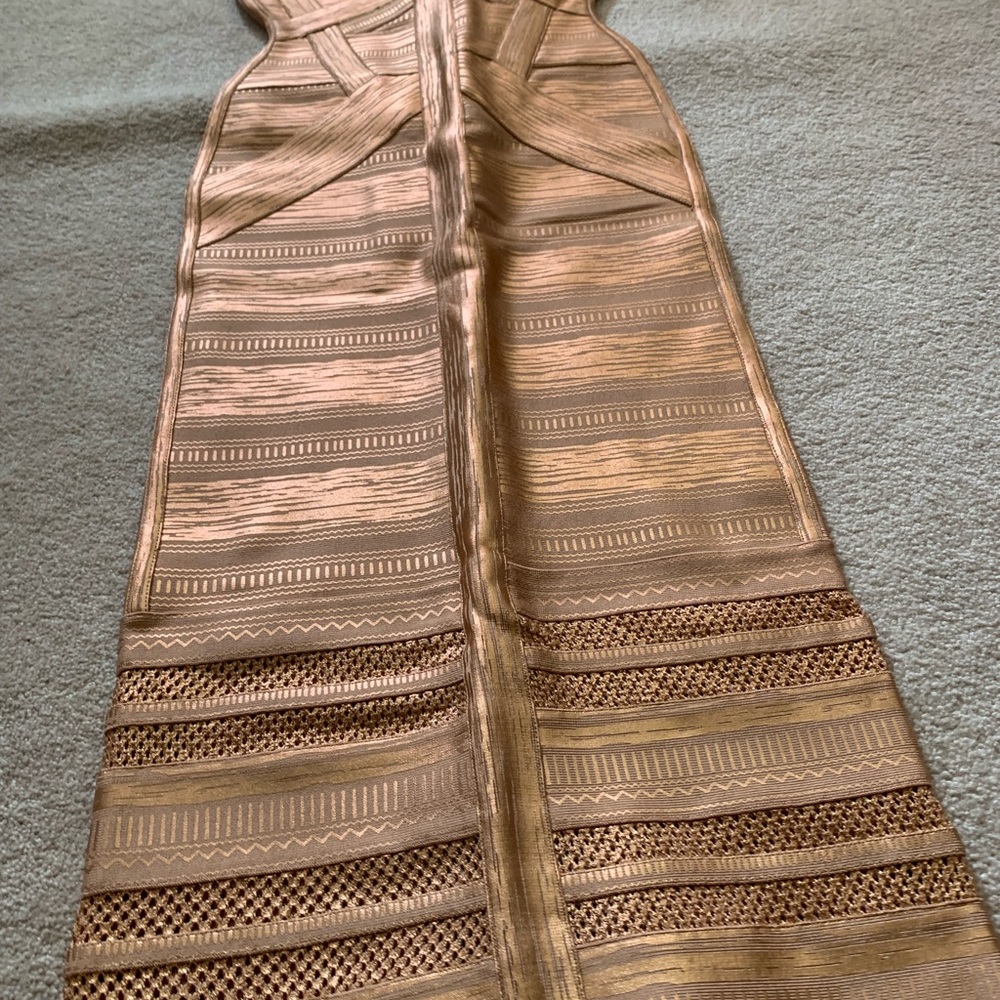 New Herve Ledger gown small
